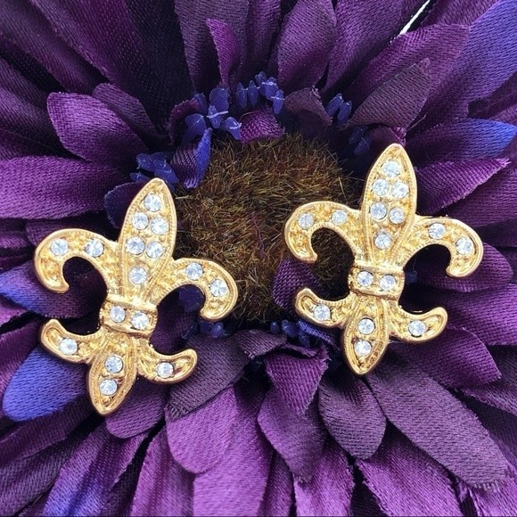 🌼 Gold Fleur De Lis Clear Rhinestone Post Stud Earrings - Picture 1 of 2